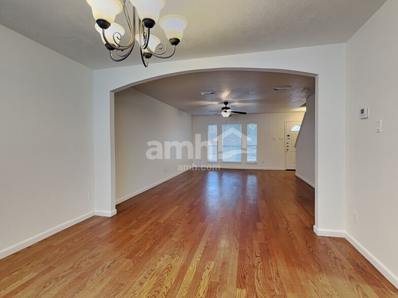 Building Photo - 31106 Perlican Dr