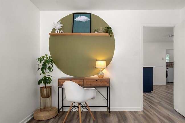 Building Photo - 7105 Lilac Ln