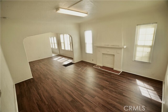 Building Photo - 1336 Elm St