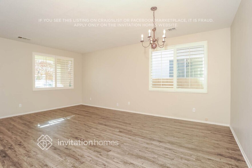 Building Photo - 5815 W Ave J 12