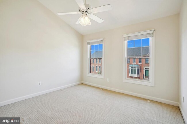 Building Photo - 4524 Fair Valley Dr