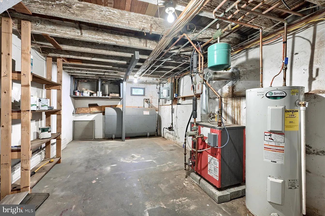 Basement - 654 Poplar St