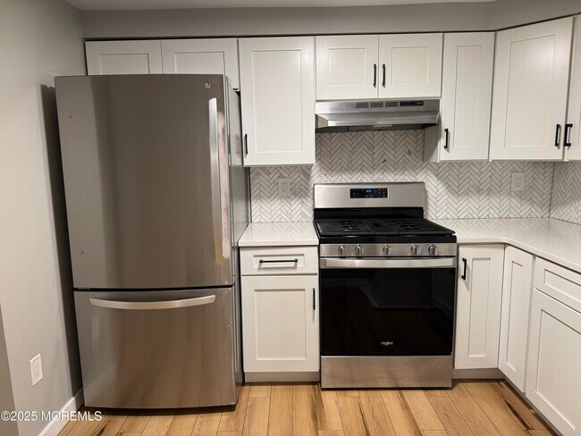 Building Photo - 77 Union Ave