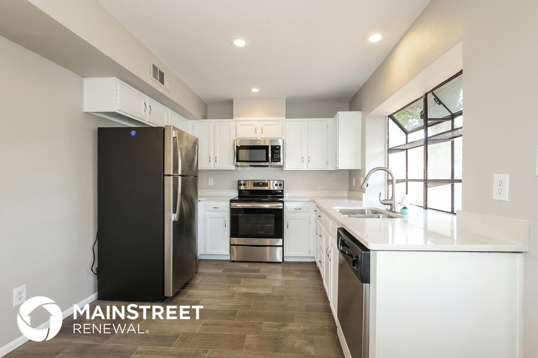 Building Photo - 5322 W Riviera Dr