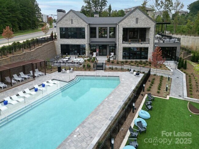 Building Photo - 9132 Senator Royall Dr