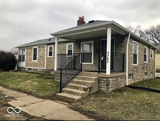 Primary Photo - 3785 Caroline Ave