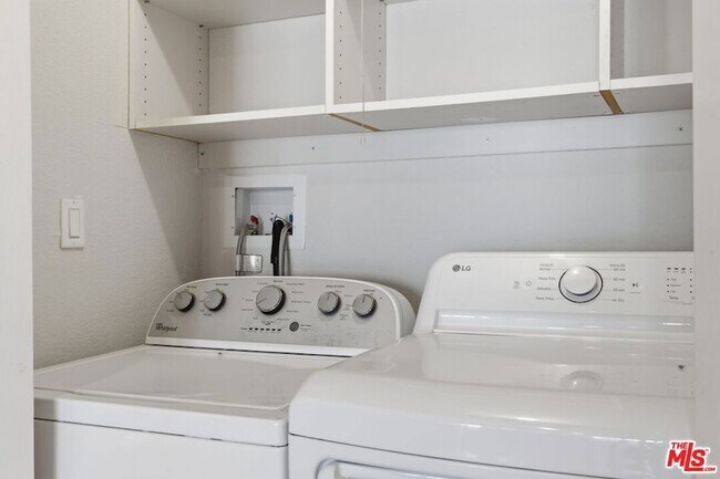 Building Photo - 10650 Kinnard Ave