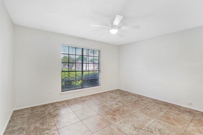 Building Photo - 10314 Paintbrush Ln