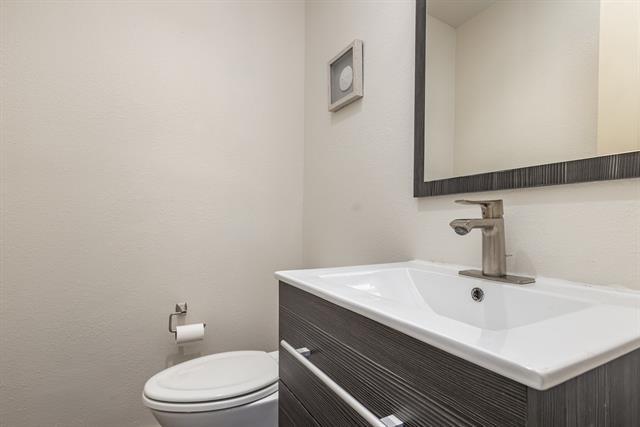 Building Photo - 5710 Forest Ln