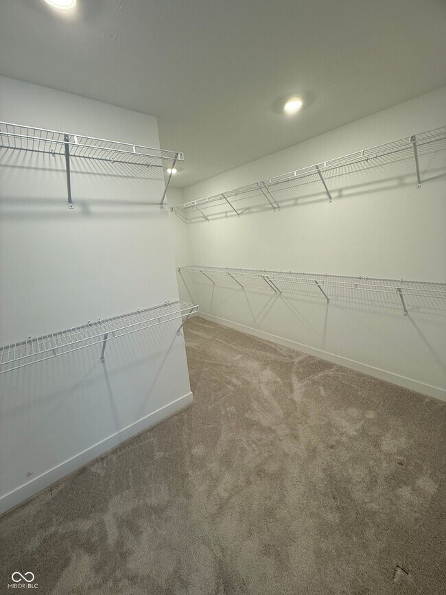 Building Photo - 1046 Elmwood Ln