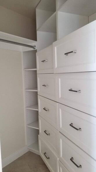 Master Closet 2 - 2901 Peninsula Rd