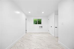 Building Photo - 478 SE 3rd St