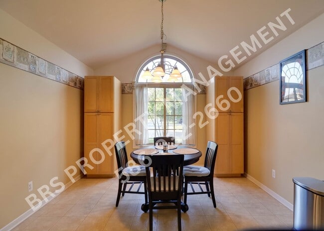 Building Photo - New Baltimore 2 bedroom 2 bath condo