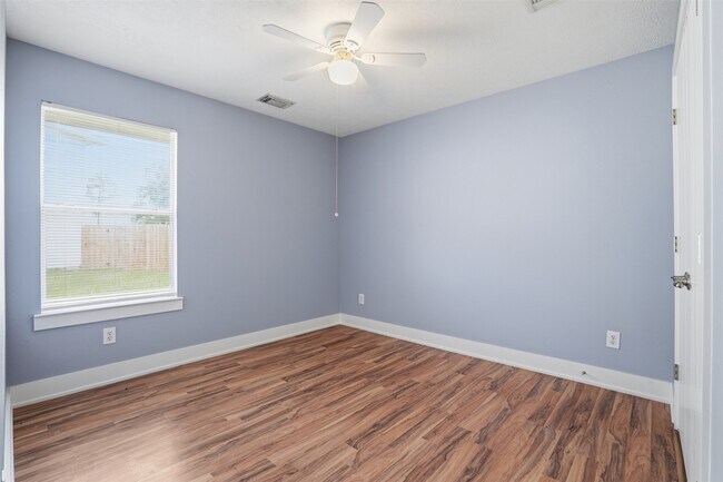 Building Photo - 1631 Hade Meadow Ln