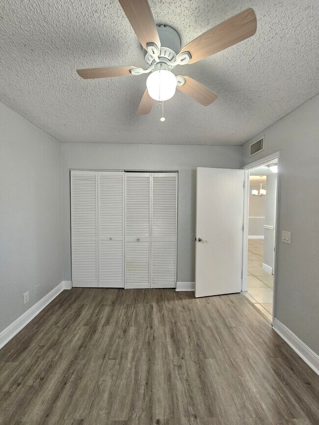 Building Photo - 1701 Balfour Point Dr