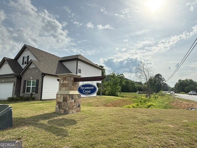 Building Photo - 121 Sycamore Ln