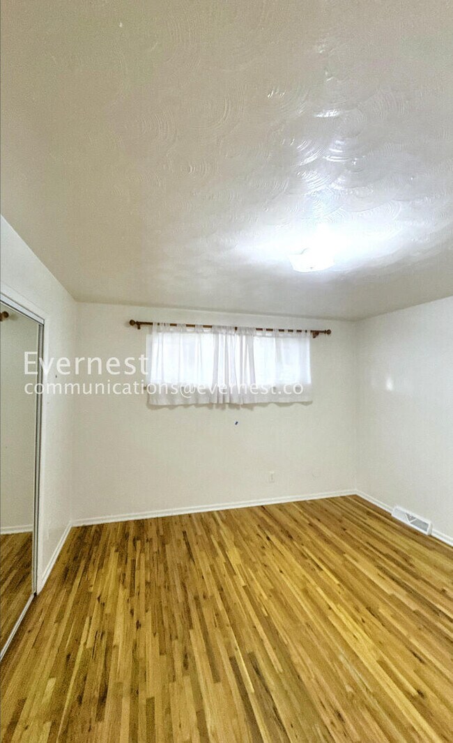 Building Photo - 5618 S Fox Cir