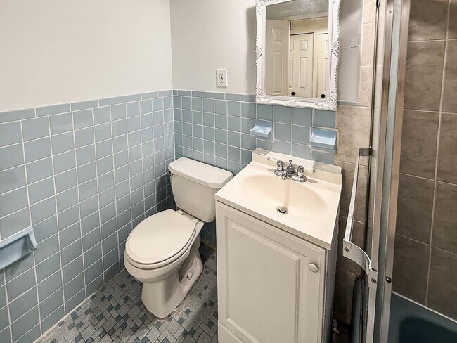 Building Photo - 90 Carlton Ave