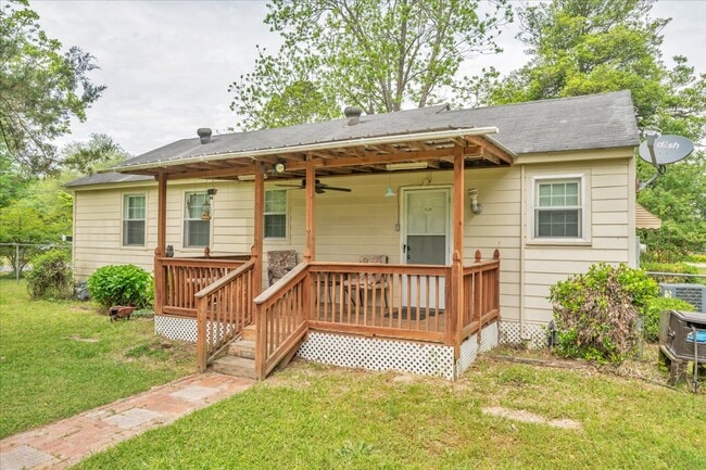 Building Photo - 601 Travelers Rest Rd