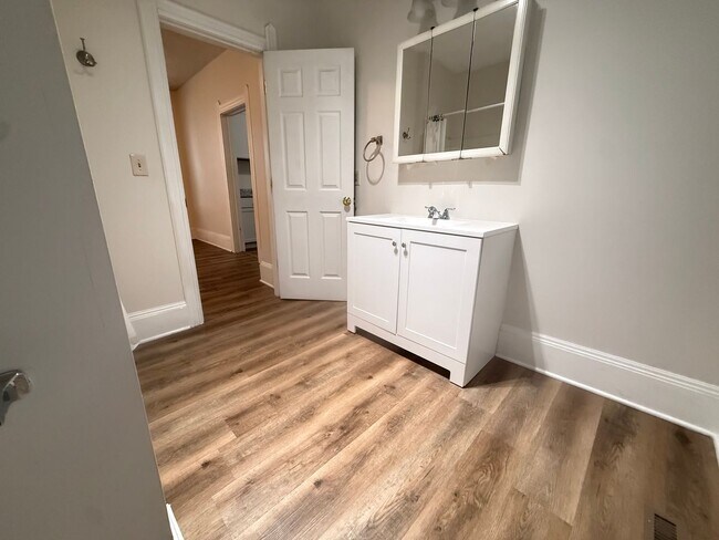 Building Photo - 2482 W 10th St