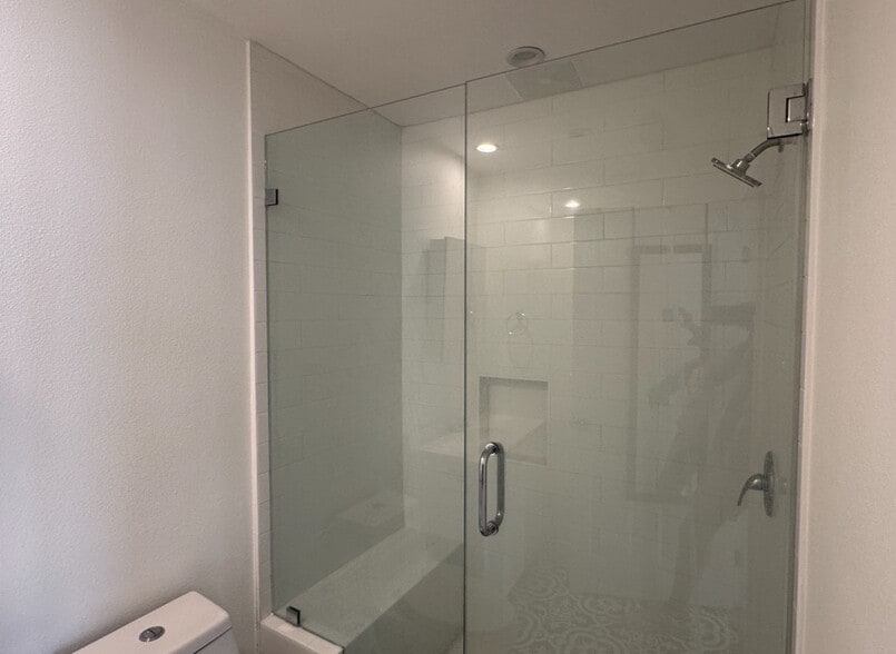 Building Photo - 914 S Ogden Dr