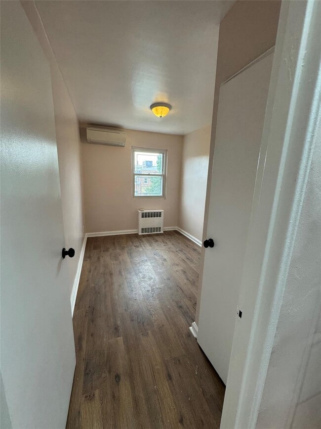 Primary Photo - 153-32-153-77 77th Ave