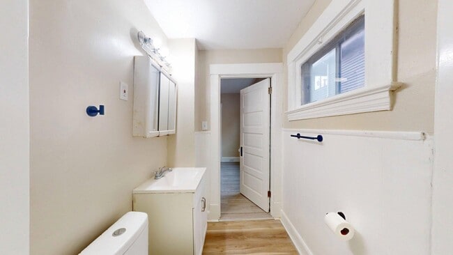 Building Photo - 3865 W 16th St