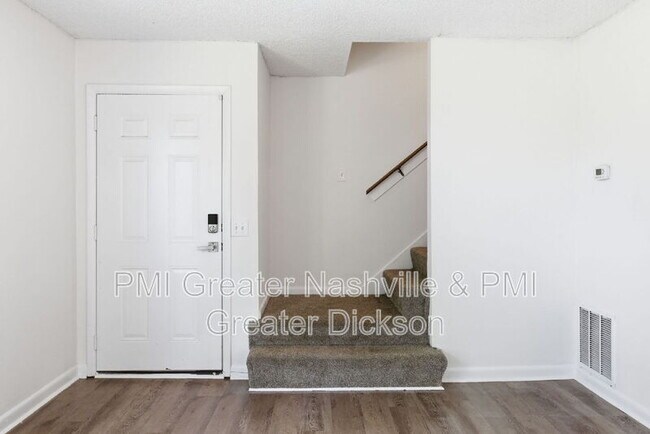 Building Photo - 704 McPherson Dr