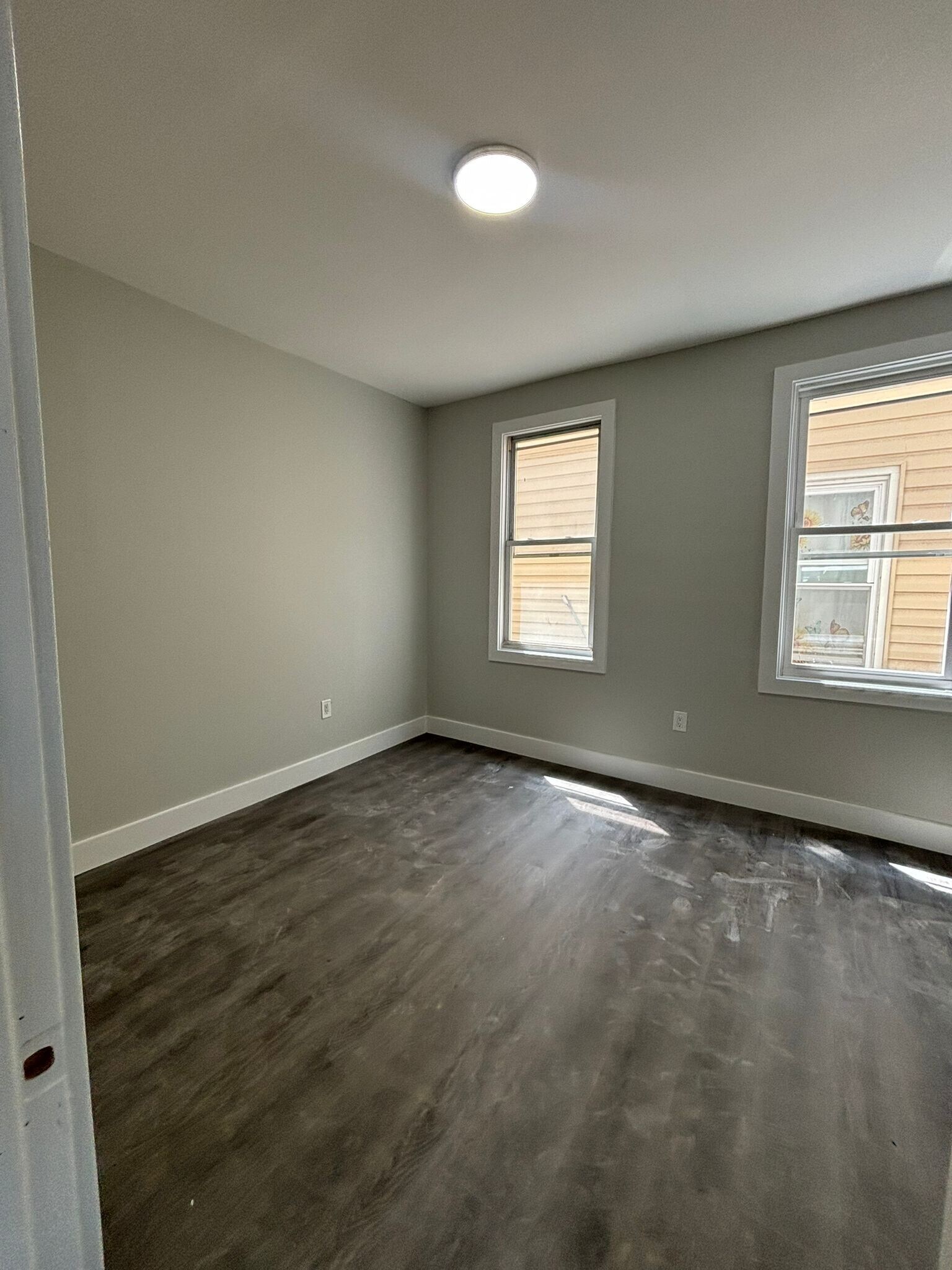 Building Photo - 257 Ellis Ave