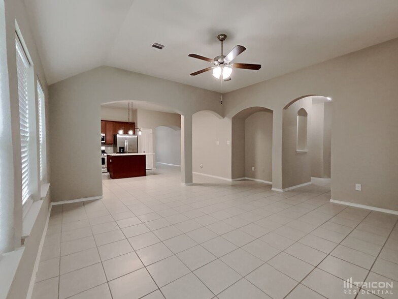 Building Photo - 13702 Sun Bear Ct