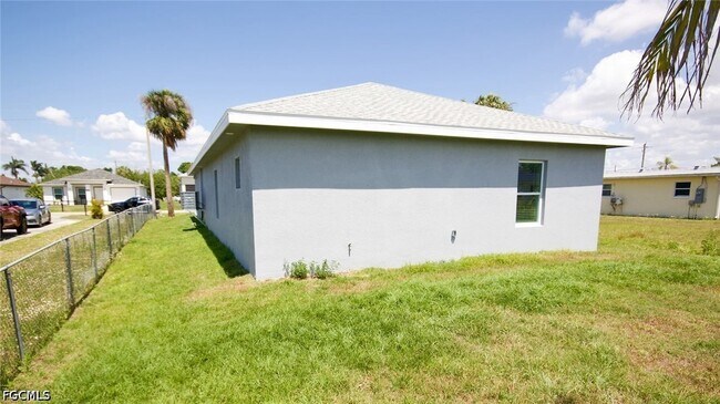 Building Photo - 3428 Jeffcott St