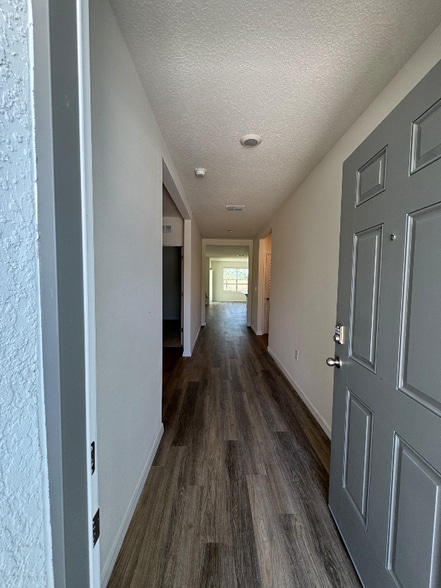 Building Photo - 1087 Morfontaine St