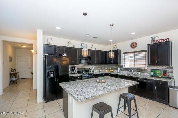 Building Photo - 9017 W Rolling Springs Dr