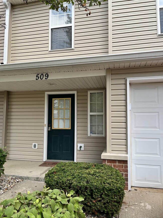 Primary Photo - 509 Elkhart Dr