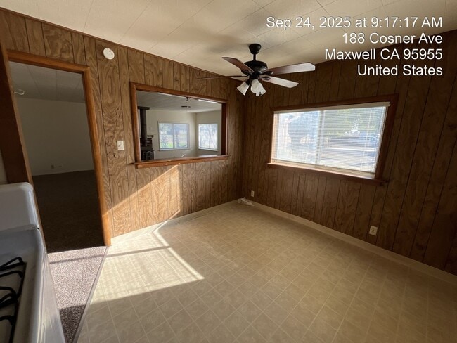 Building Photo - Maxwell Home