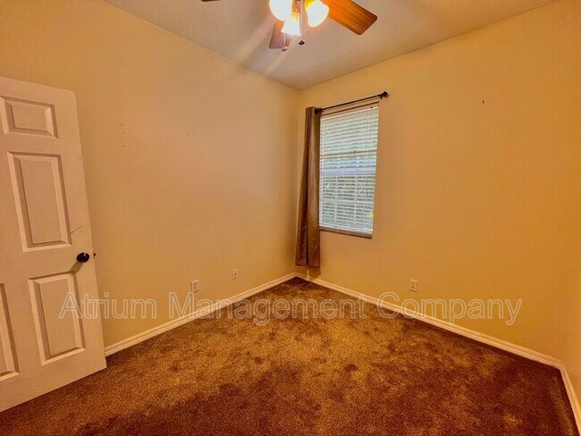 Building Photo - 3651 Oakdale Cir