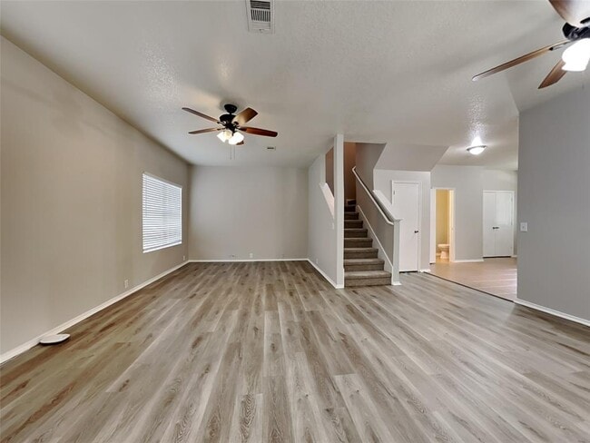 Building Photo - 6255 Gillian Park Dr