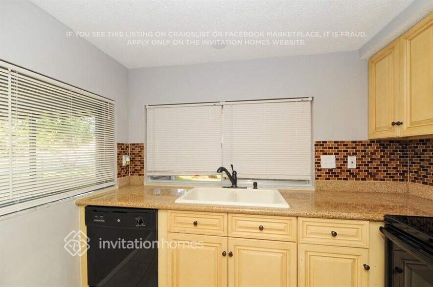 Building Photo - 8701 Lincolnshire Dr