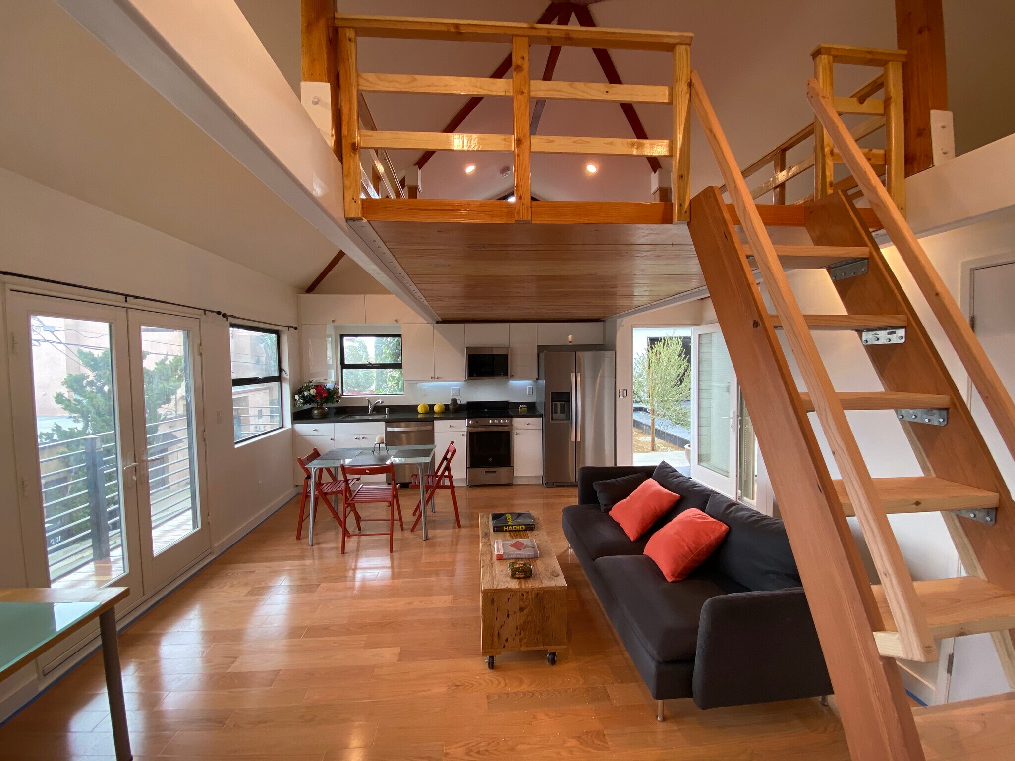 Building Photo - 2118 Kew Dr