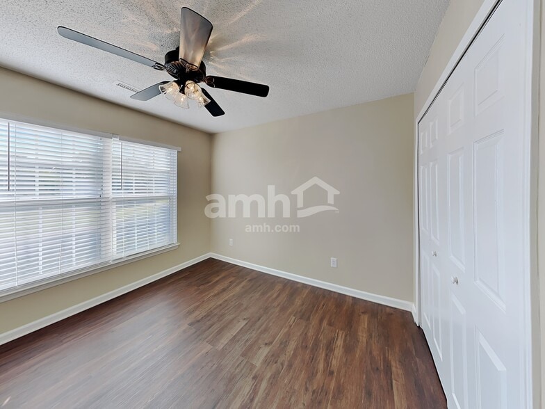 Building Photo - 1079 Chapel Creek Rd