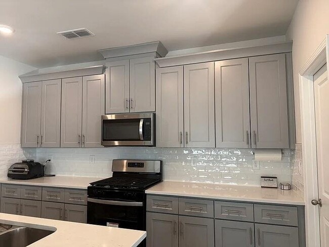 Building Photo - 1177 Sunny Lk Dr