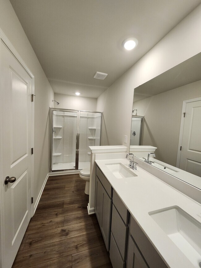 Building Photo - 708 Peyden Ln