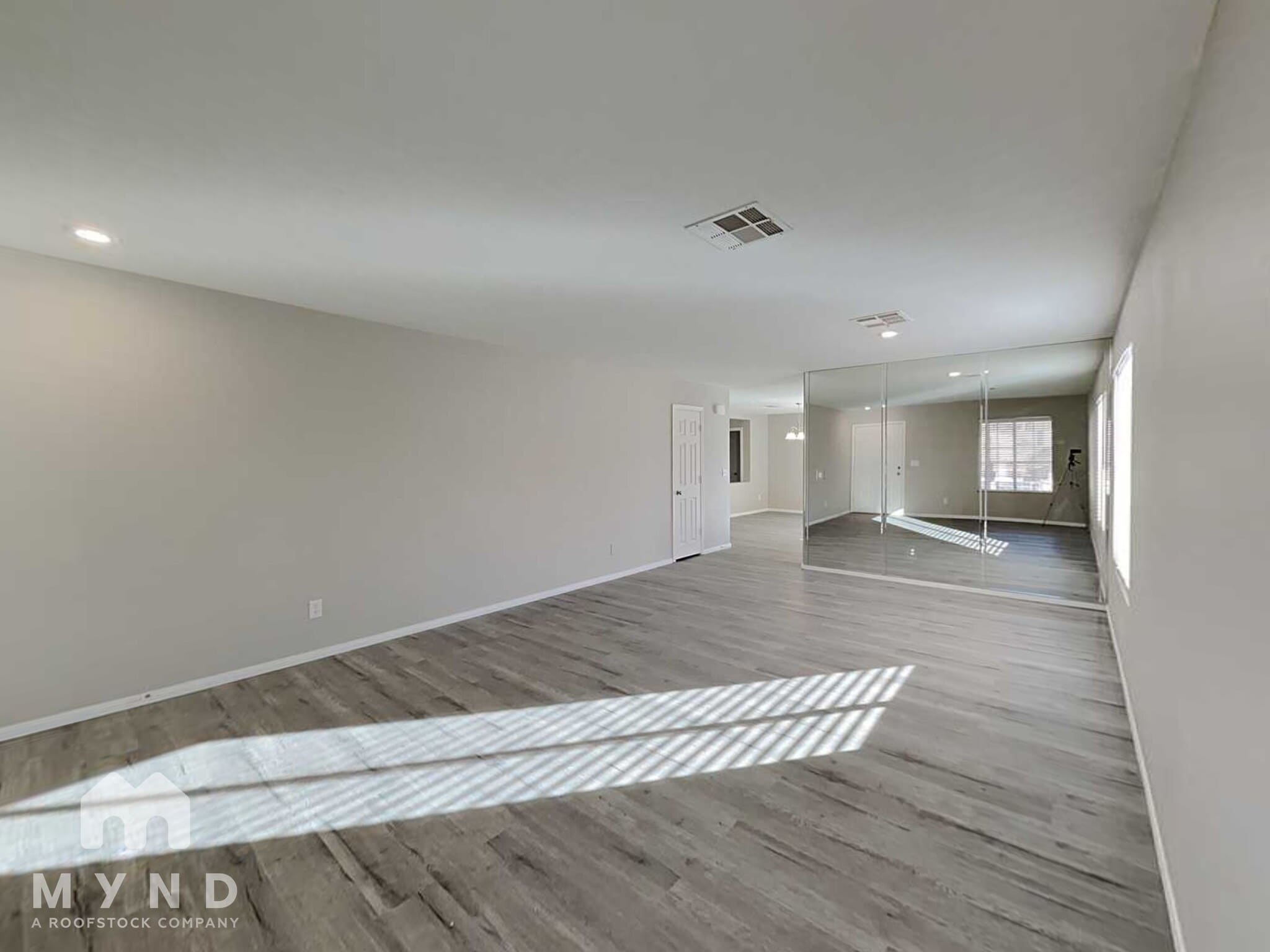 Building Photo - 5910 Hilmont St