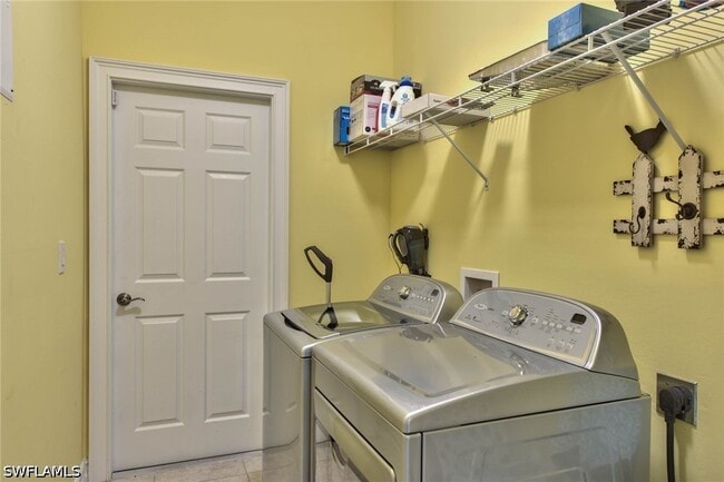 Building Photo - 7815 Bucks Run Dr