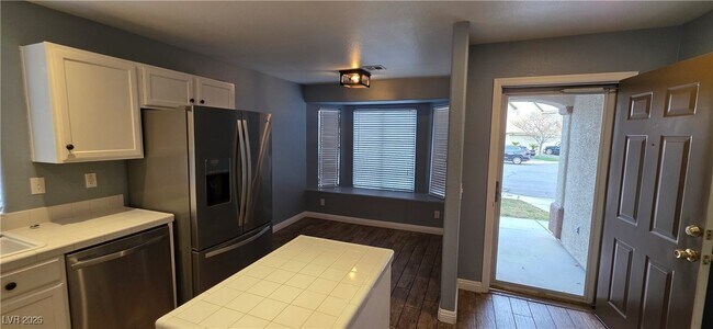 Building Photo - 5817 Mansion St