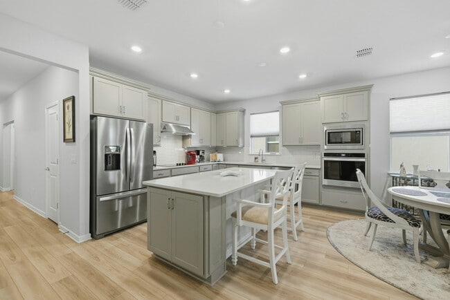 Building Photo - 5584 SW 85th Ave Rd