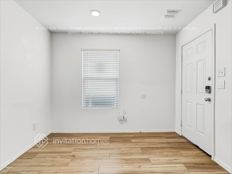 Building Photo - 3222 Crestone Dr