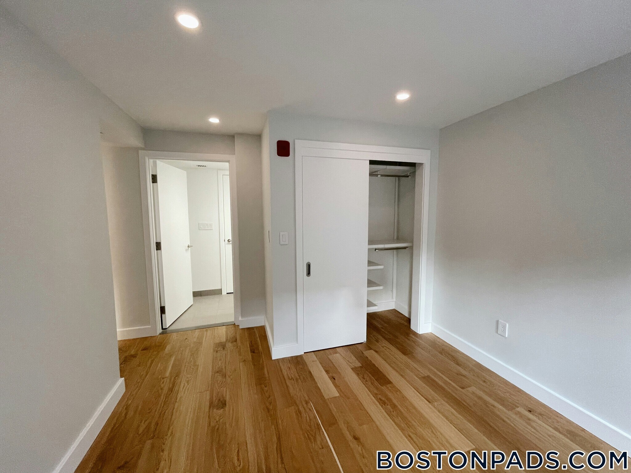 Building Photo - 22 Fleet St