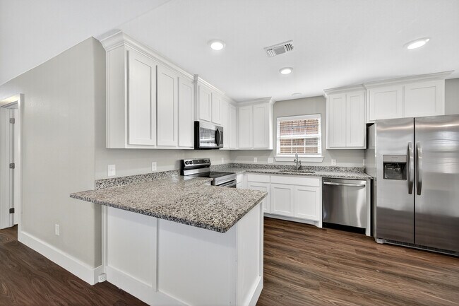 Building Photo - 1016 Ray Dr