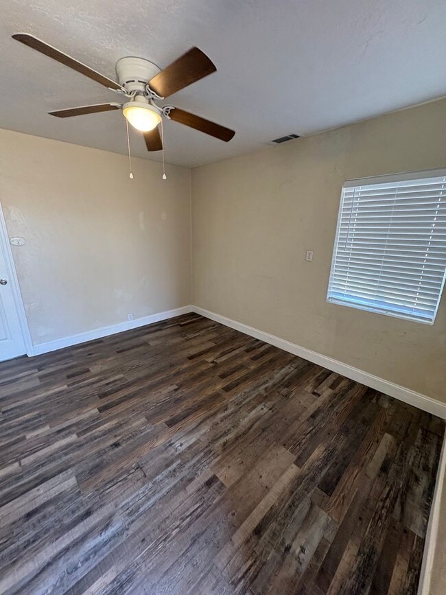 Building Photo - Country home Now Available!